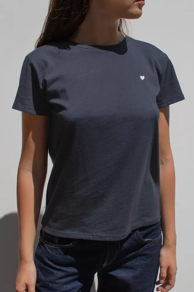 heart_tshirt_1.webp Graphics*Subdued Heart t-shirt