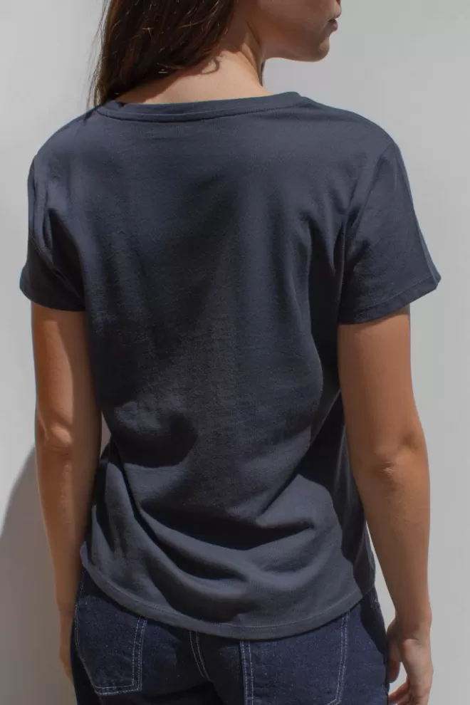 heart_tshirt_2.webp Graphics*Subdued Heart t-shirt