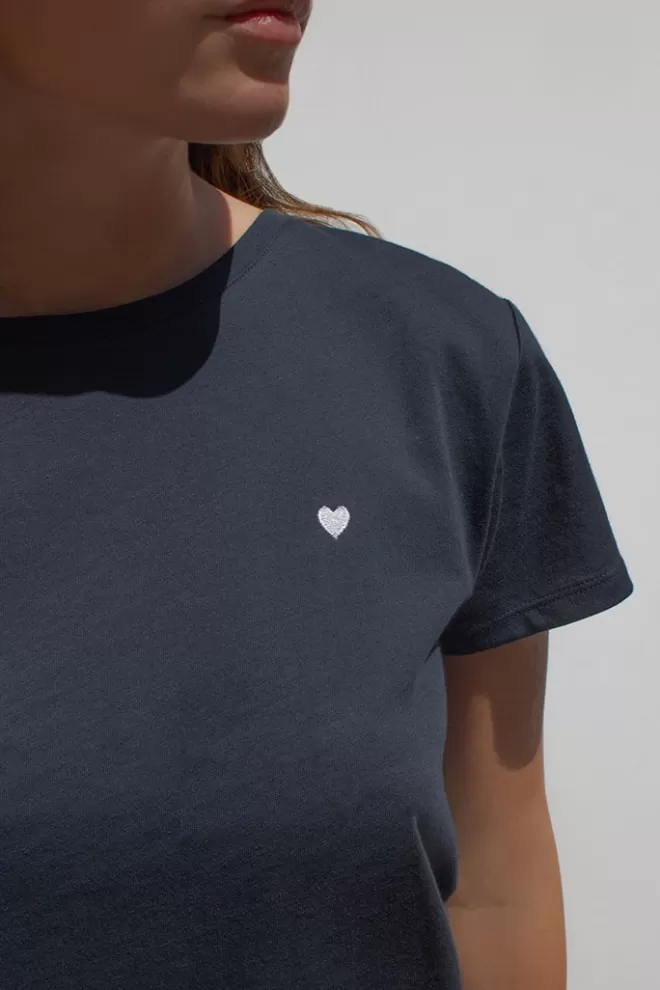 heart_tshirt_3.webp Graphics*Subdued Heart t-shirt