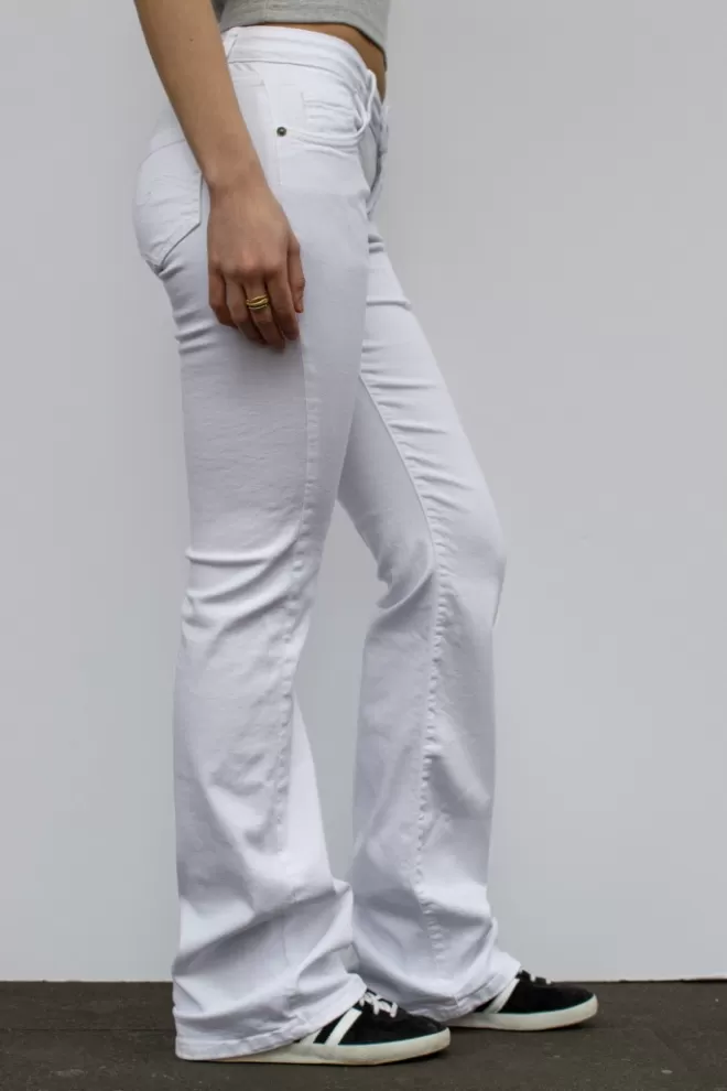 jean_flare_taille_basse__collection___subdued_3-2.webp Denim*Subdued Jean flare taille basse | Collection 2023 |