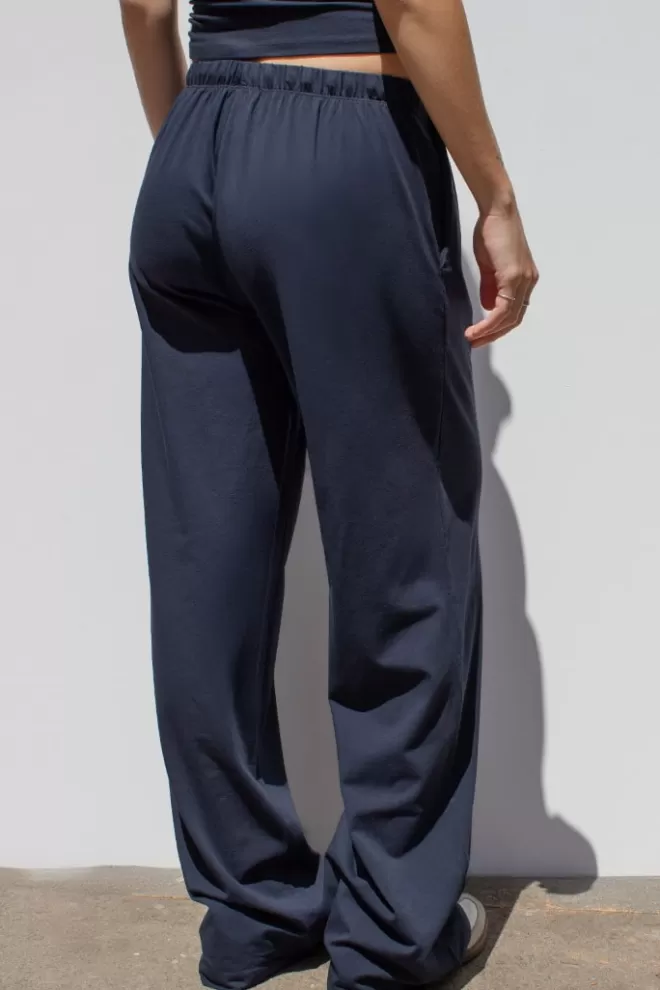 pantalon_jogging_jambe_large__collection___subdued_2-1.webp Pantalons*Subdued Pantalon jogging jambe large | Collection 2023 |