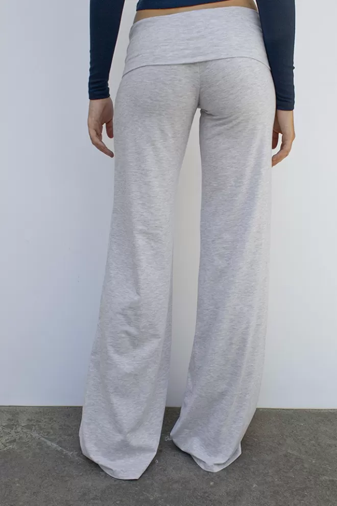 wideleg_pants_with_cuffs__collection___subdued_2-1.webp Pantalons*Subdued Wide-leg pants with cuffs | Collection 2023 |